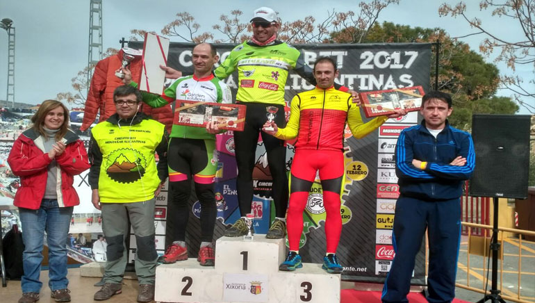 Francisco Cnovas del Club Ciclista Santa Eulalia 3 en el circuito de montaa de Jijona